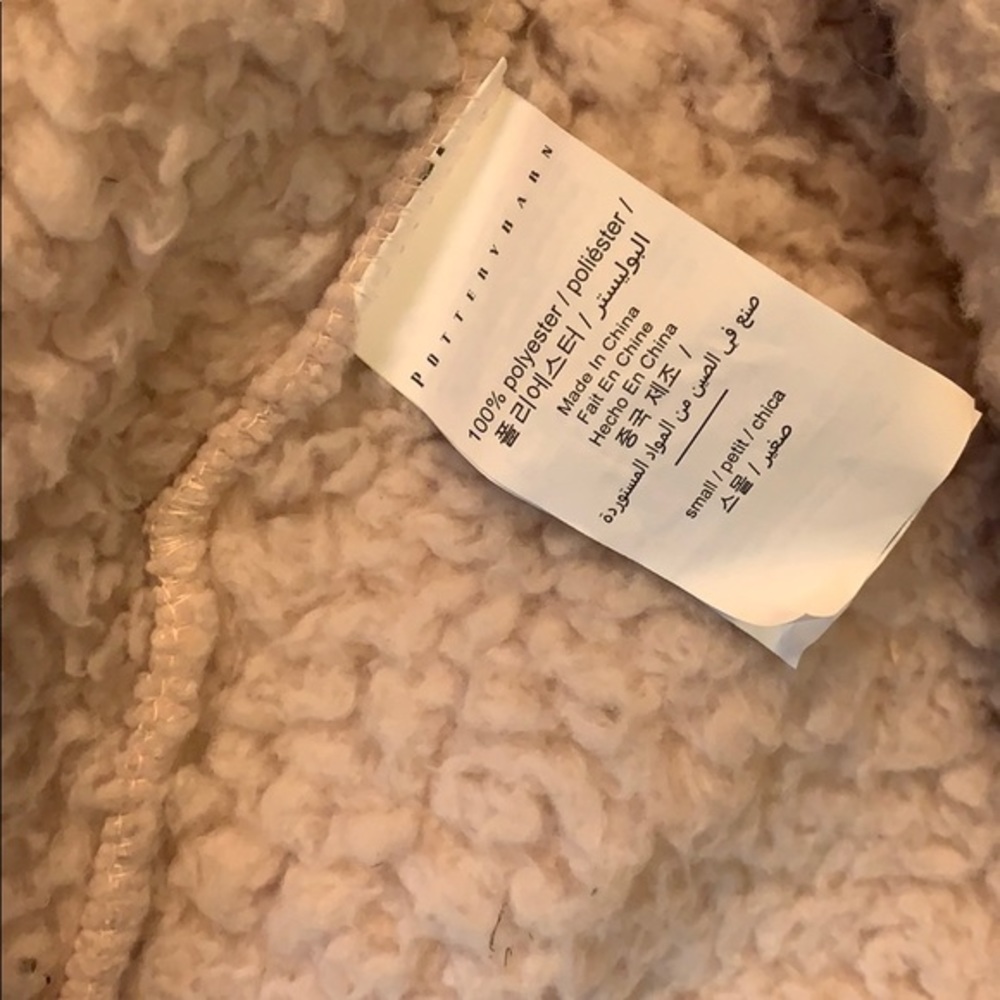 Pottery barn bathrobe! - Picture 4 of 7